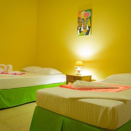 Hostal Fachente León Zewnętrze zdjęcie